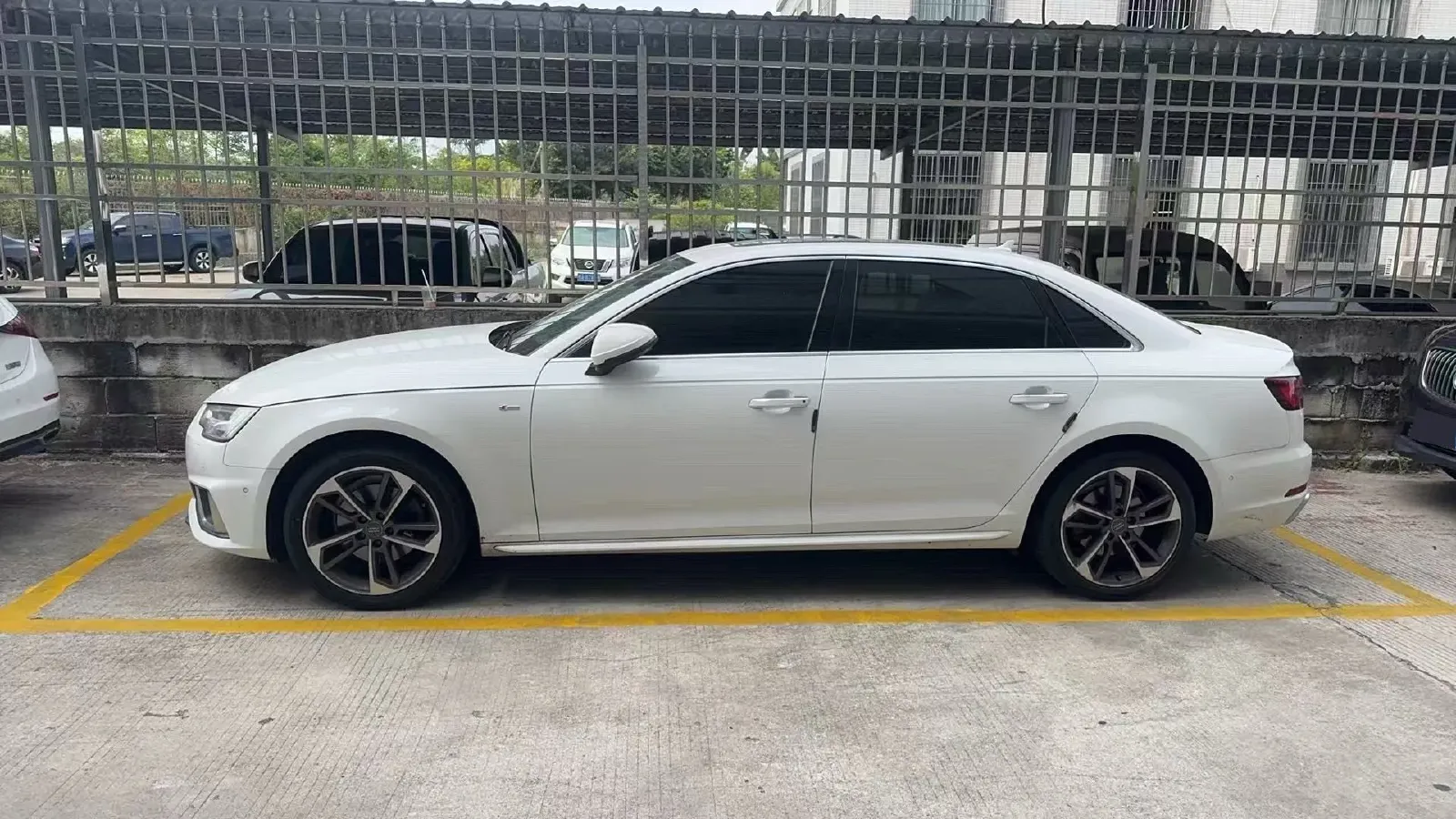 2019 Audi A4L 2.0T 190HP L4 7DCT,autocango,china used car exporter,china ev exporter,chinese used car exporter,chinese used ev exporter