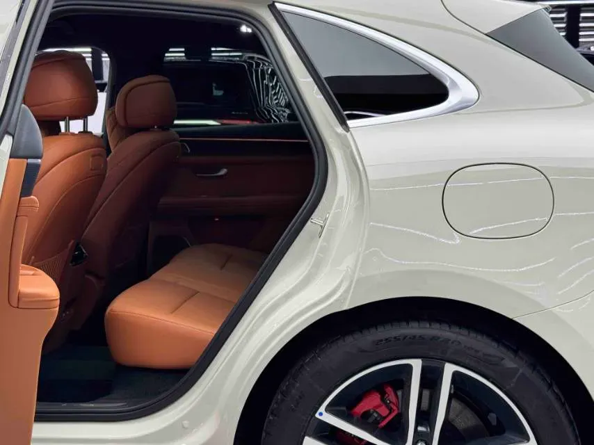 2025 AITO AITO M5 1.5T 152HP L4 REEV 42KWH,autocango,china used car exporter,china ev exporter,chinese used car exporter,chinese used ev exporter