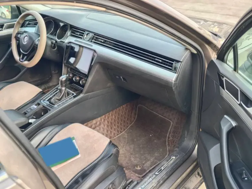 2017 Volkswagen Magotan 1.8T 180HP L4 7DCT,autocango,china used car exporter,china ev exporter,chinese used car exporter,chinese used ev exporter