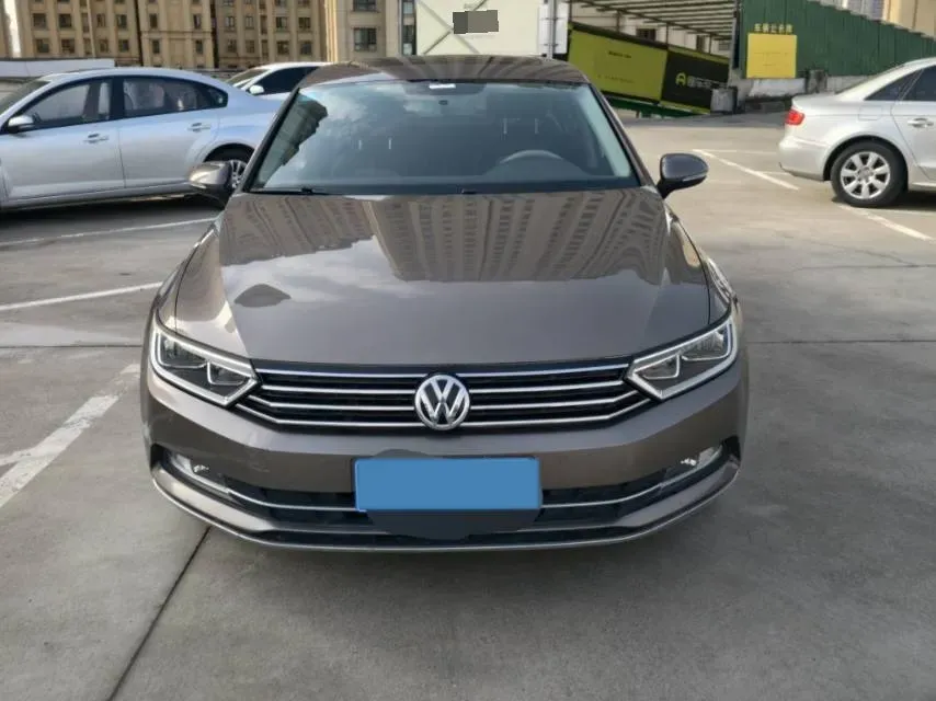 2017 Volkswagen Magotan 1.8T 180HP L4 7DCT,autocango,china used car exporter,china ev exporter,chinese used car exporter,chinese used ev exporter