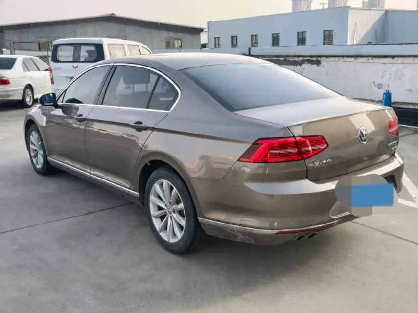 2017 Volkswagen Magotan 1.8T 180HP L4 7DCT,autocango,china used car exporter,china ev exporter,chinese used car exporter,chinese used ev exporter