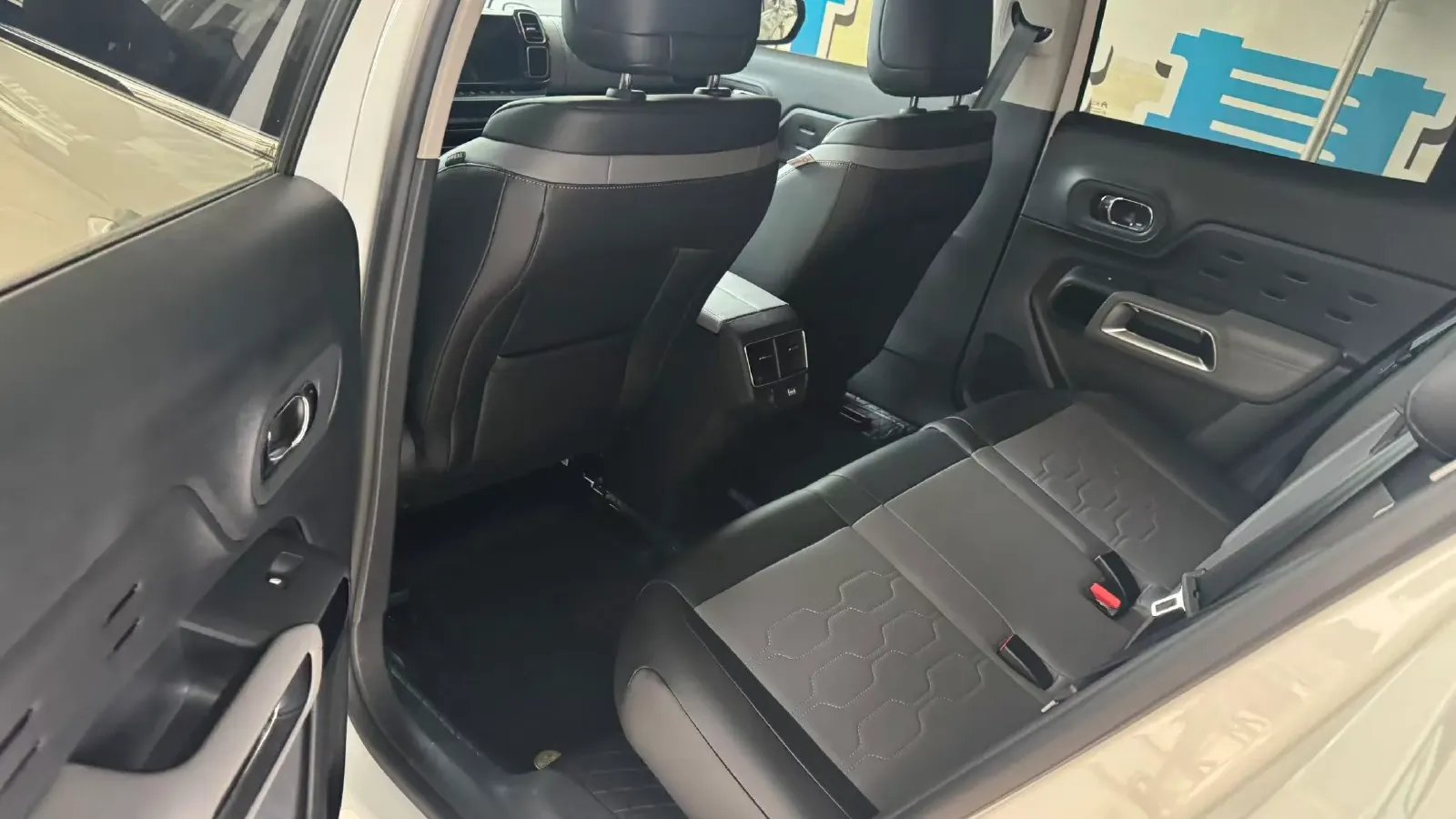 2021 Citroen C5 Aircross 1.6T 170HP L4 8AT,autocango,china used car exporter,china ev exporter,chinese used car exporter,chinese used ev exporter