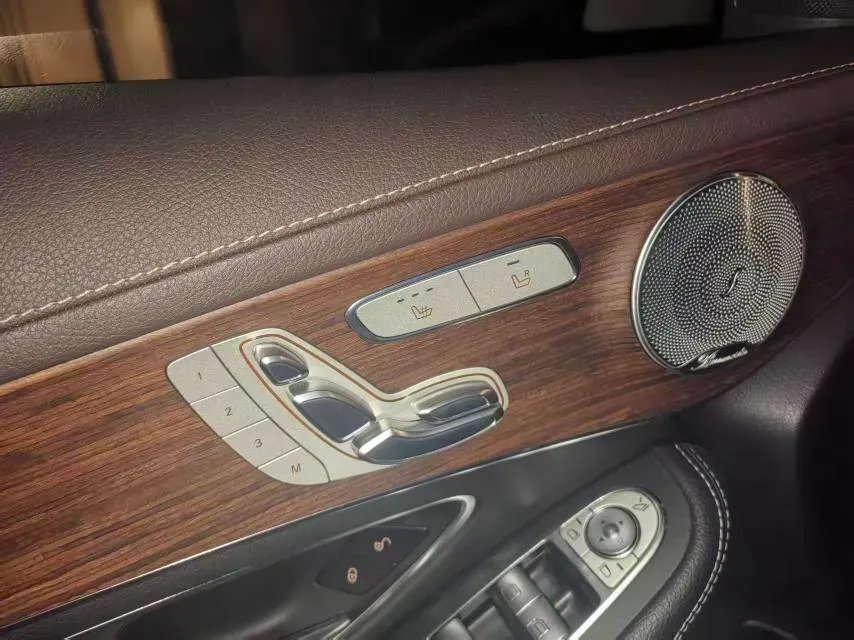 2021 Mercedes-Benz GLC Class 2.0T 258HP L4 9AT,autocango,china used car exporter,china ev exporter,chinese used car exporter,chinese used ev exporter