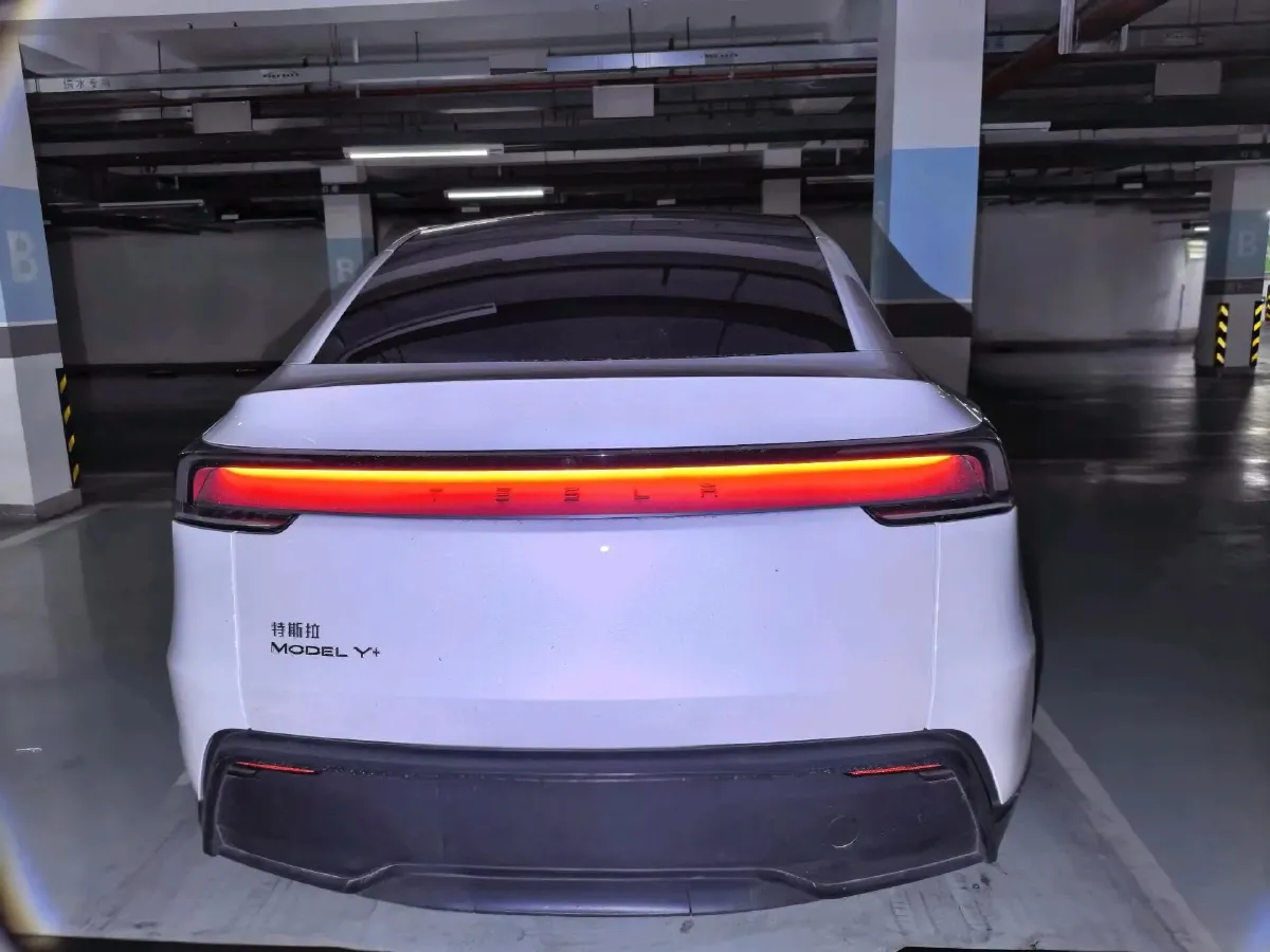 2025 Tesla Model Y BEV 78.4KWH,autocango,china used car exporter,china ev exporter,chinese used car exporter,chinese used ev exporter