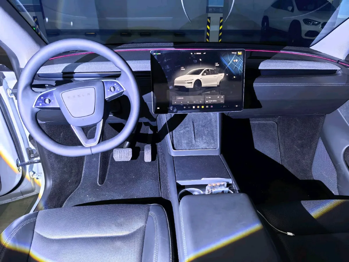 2025 Tesla Model Y BEV 78.4KWH,autocango,china used car exporter,china ev exporter,chinese used car exporter,chinese used ev exporter