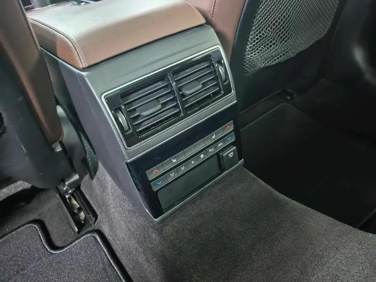 2018 Mercedes-Benz E Class 2.0T 184HP L4 9AT,autocango,china used car exporter,china ev exporter,chinese used car exporter,chinese used ev exporter