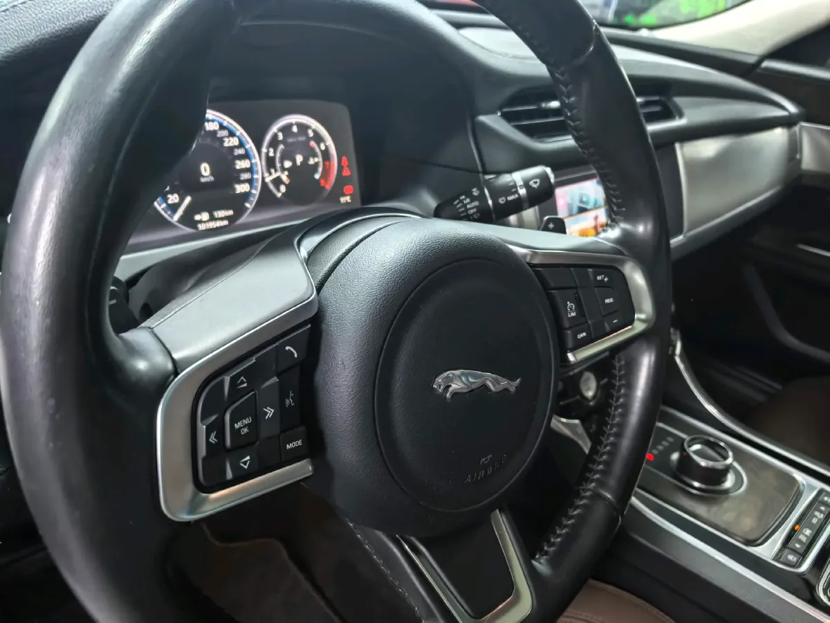 2018 Mercedes-Benz E Class 2.0T 184HP L4 9AT,autocango,china used car exporter,china ev exporter,chinese used car exporter,chinese used ev exporter