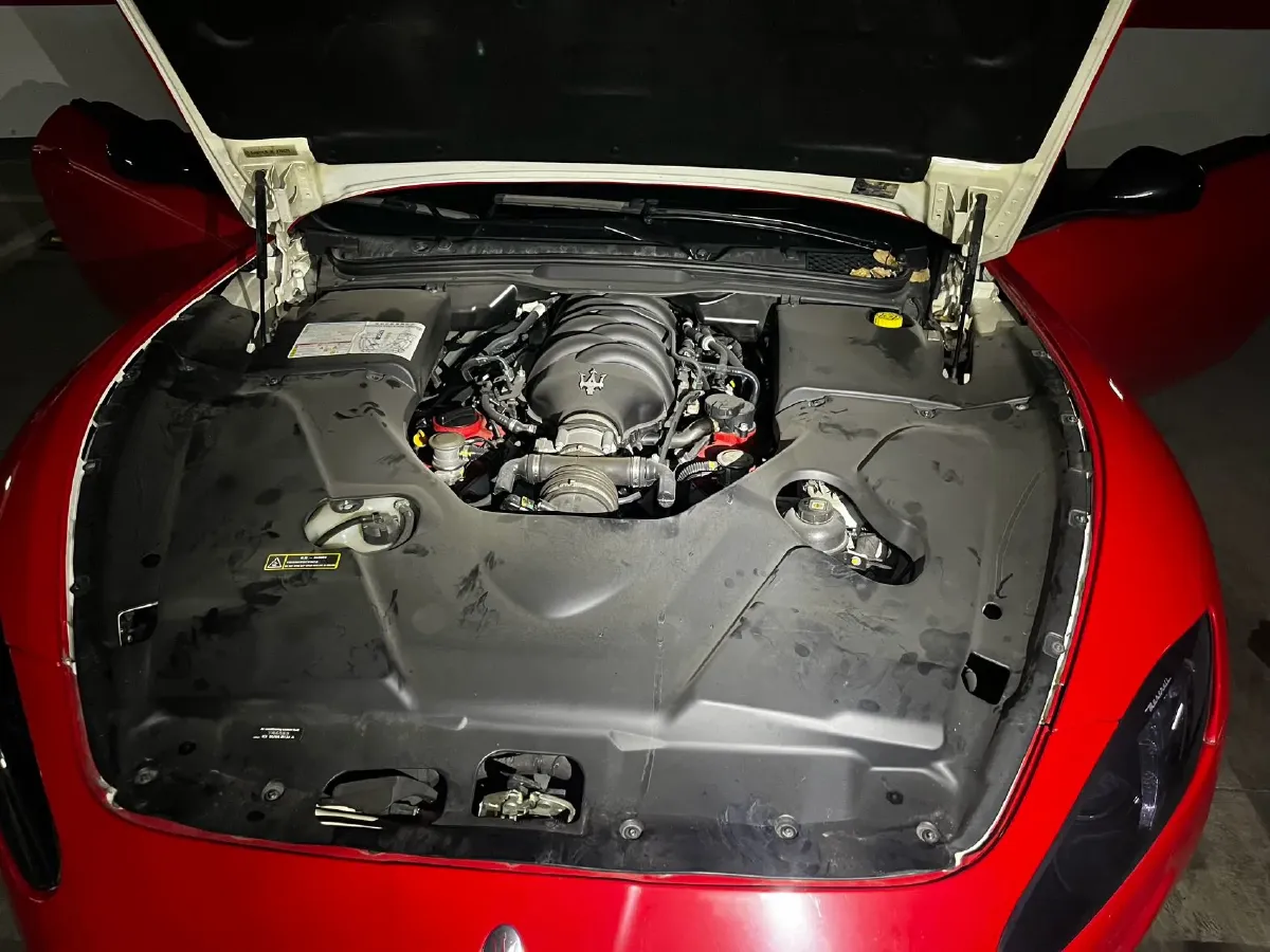 2013 Maserati GranTurismo 4.7L 460HP V8 6AT,autocango,china used car exporter,china ev exporter,chinese used car exporter,chinese used ev exporter