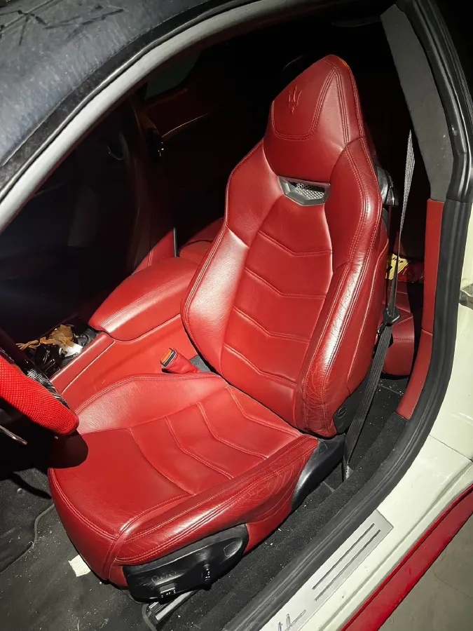 2013 Maserati GranTurismo 4.7L 460HP V8 6AT,autocango,china used car exporter,china ev exporter,chinese used car exporter,chinese used ev exporter