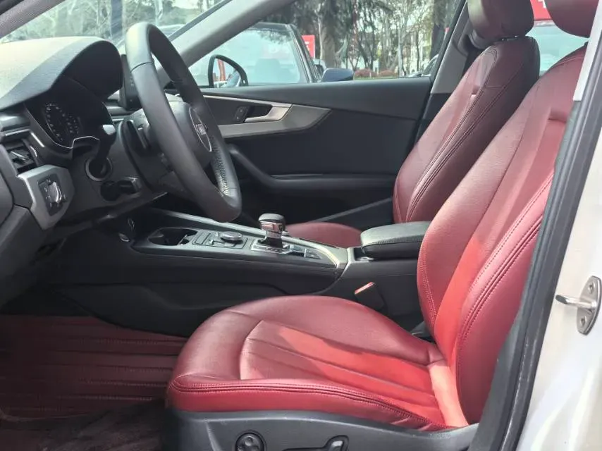 2019 Audi A4L 2.0T 190HP L4 7DCT,autocango,china used car exporter,china ev exporter,chinese used car exporter,chinese used ev exporter