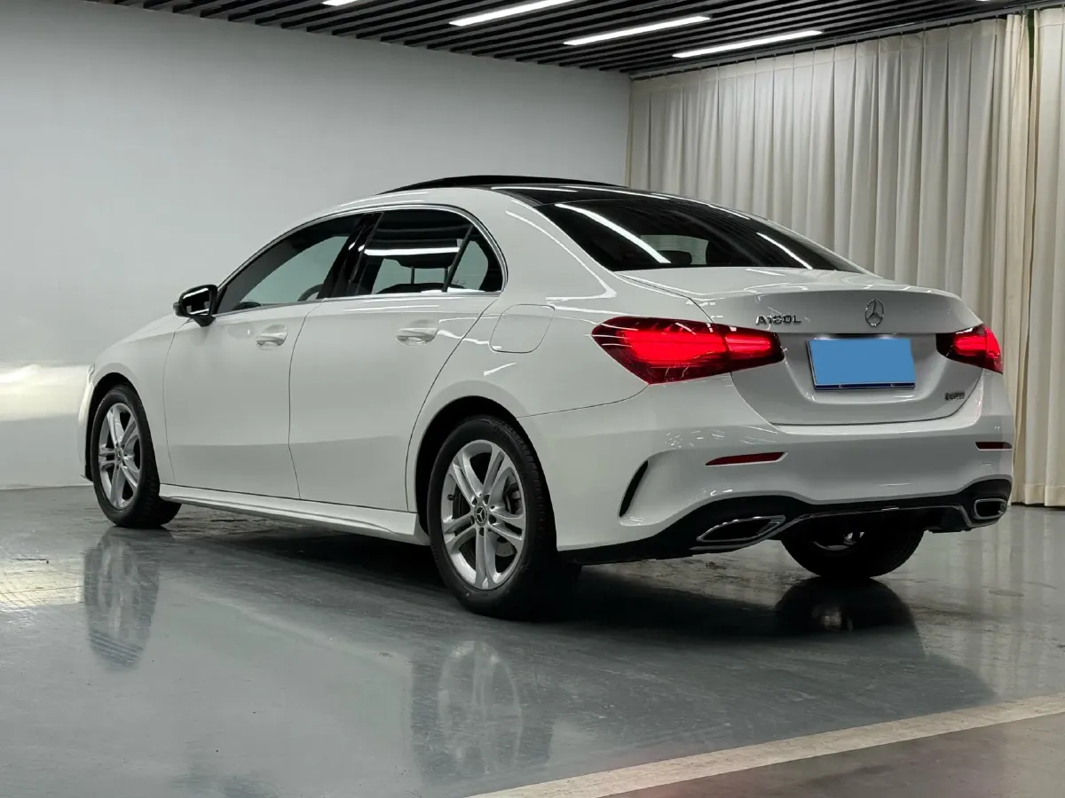 2023 Mercedes-Benz A Class 1.3T 136HP L4 7DCT,autocango,china used car exporter,china ev exporter,chinese used car exporter,chinese used ev exporter