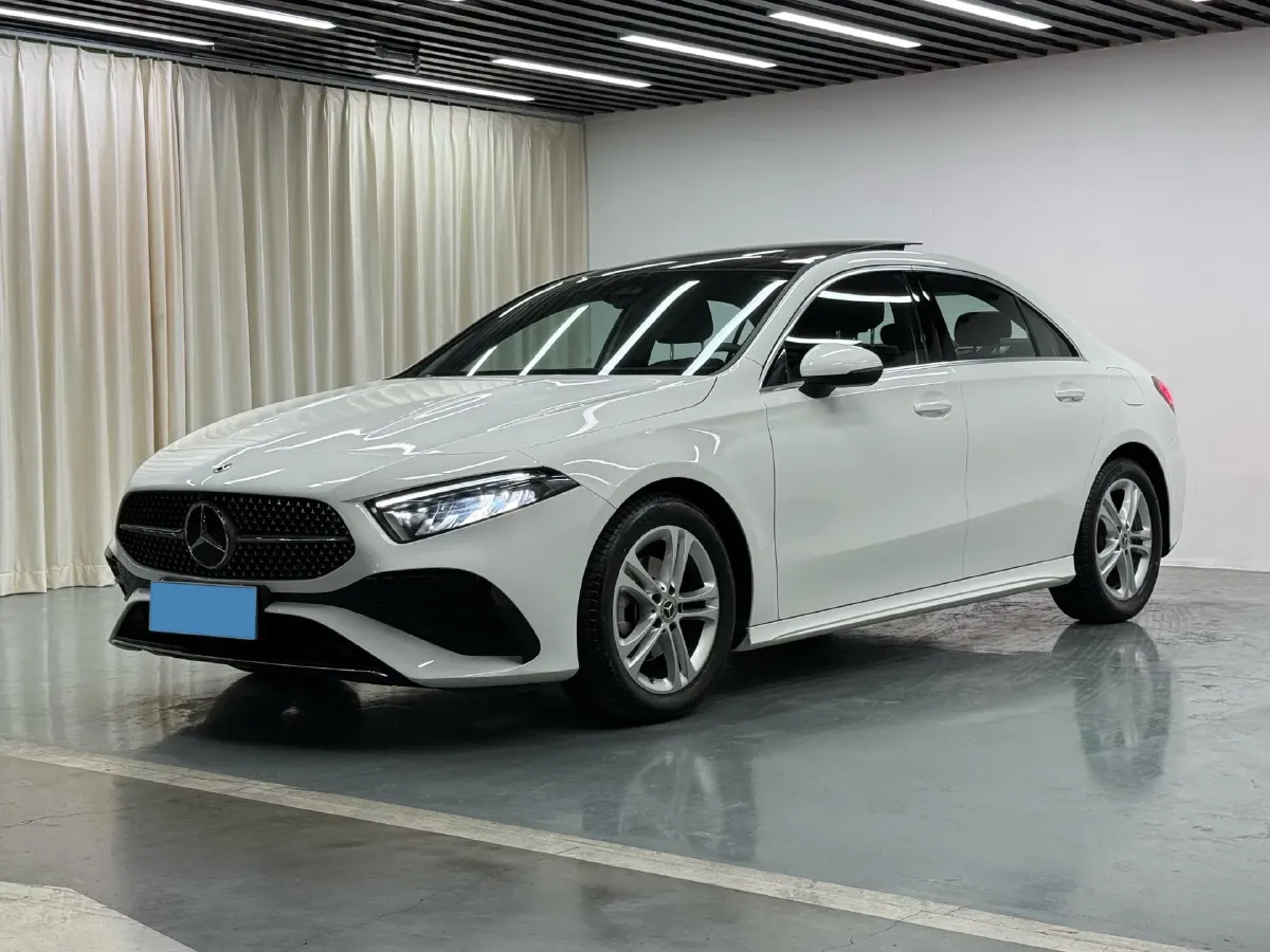 2023 Mercedes-Benz A Class 1.3T 136HP L4 7DCT,autocango,china used car exporter,china ev exporter,chinese used car exporter,chinese used ev exporter