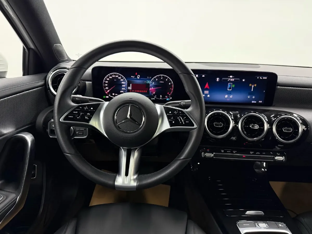 2023 Mercedes-Benz A Class 1.3T 136HP L4 7DCT,autocango,china used car exporter,china ev exporter,chinese used car exporter,chinese used ev exporter