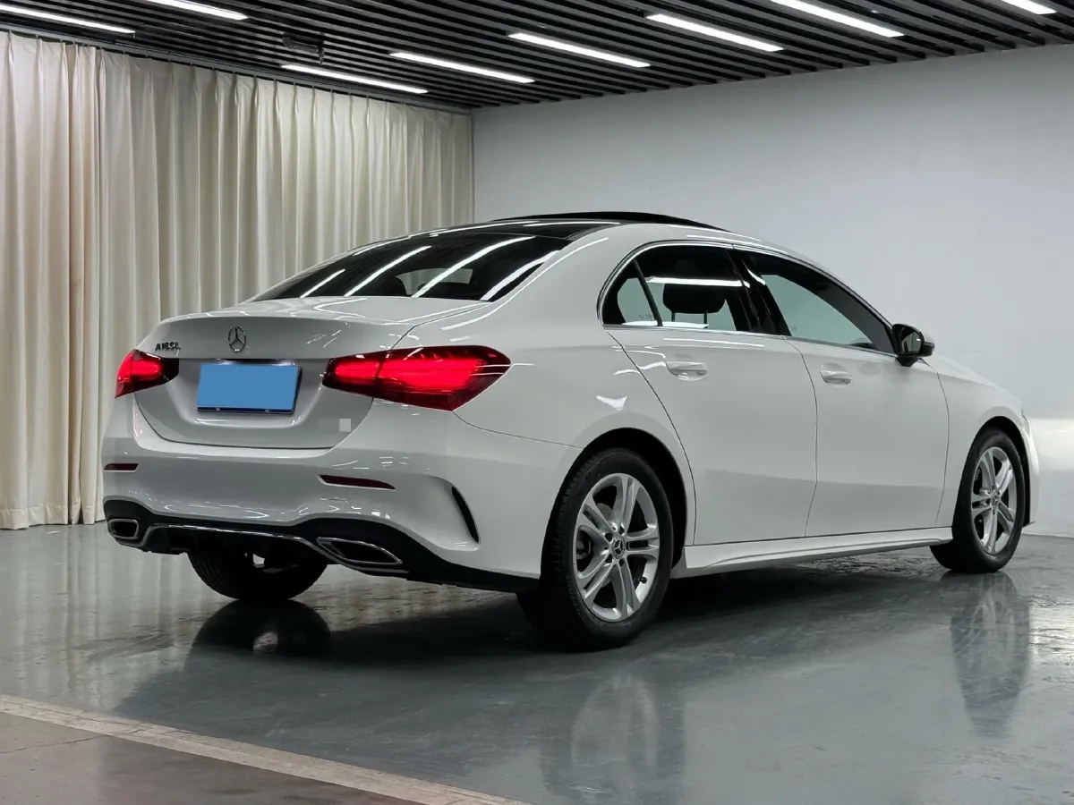 2023 Mercedes-Benz A Class 1.3T 136HP L4 7DCT,autocango,china used car exporter,china ev exporter,chinese used car exporter,chinese used ev exporter