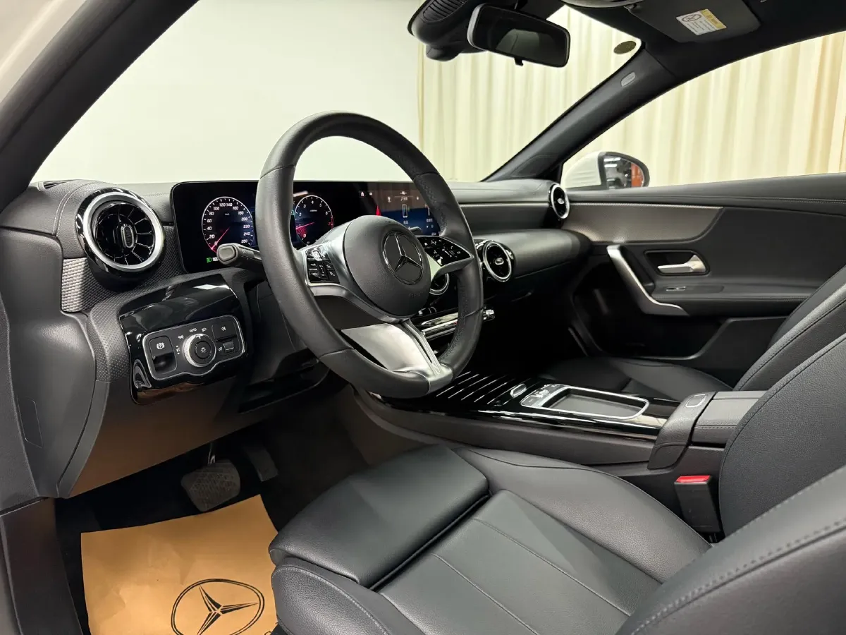 2023 Mercedes-Benz A Class 1.3T 136HP L4 7DCT,autocango,china used car exporter,china ev exporter,chinese used car exporter,chinese used ev exporter