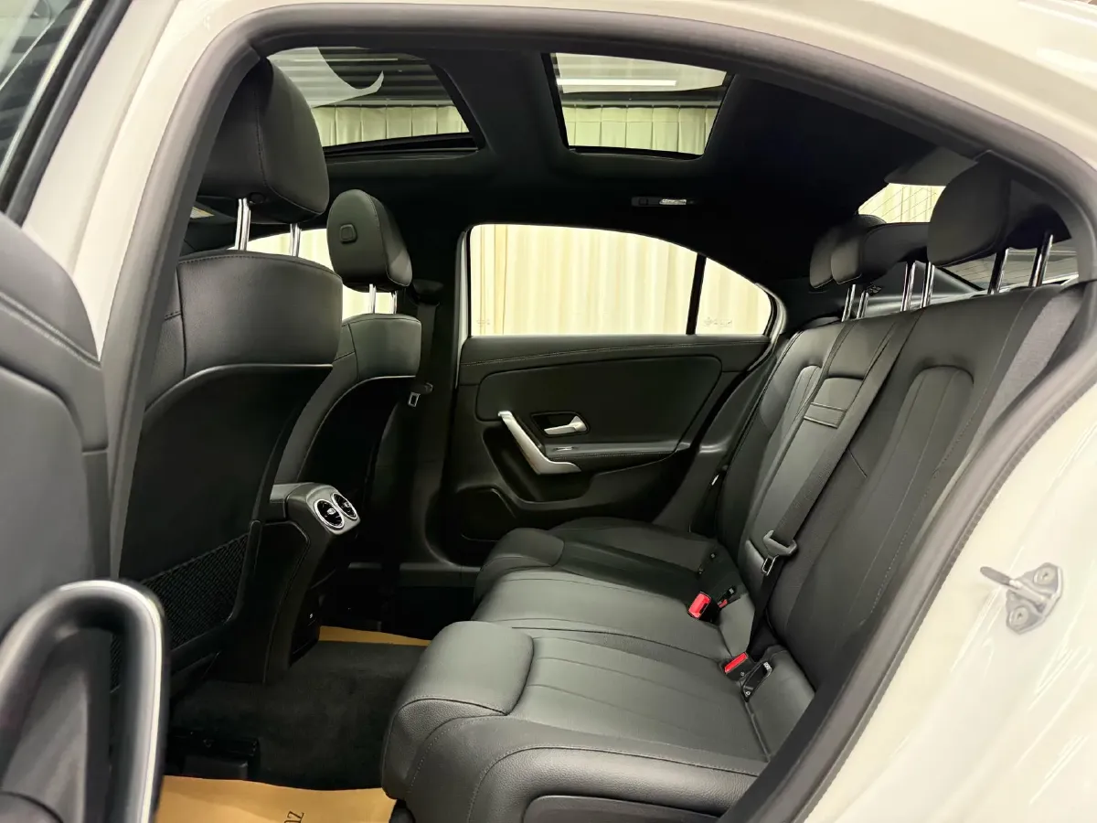 2023 Mercedes-Benz A Class 1.3T 136HP L4 7DCT,autocango,china used car exporter,china ev exporter,chinese used car exporter,chinese used ev exporter