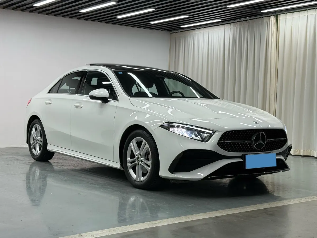 2023 Mercedes-Benz A Class 1.3T 136HP L4 7DCT,autocango,china used car exporter,china ev exporter,chinese used car exporter,chinese used ev exporter