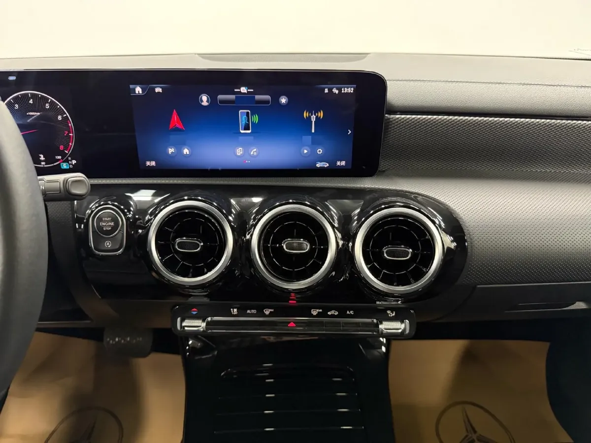 2023 Mercedes-Benz A Class 1.3T 136HP L4 7DCT,autocango,china used car exporter,china ev exporter,chinese used car exporter,chinese used ev exporter