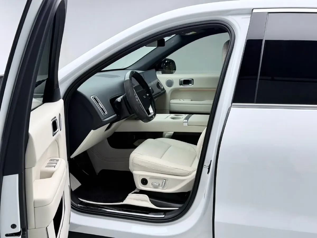 2024 Li L6 Range Extended 154HP L4 REEV 36.8KWH,autocango,china used car exporter,china ev exporter,chinese used car exporter,chinese used ev exporter