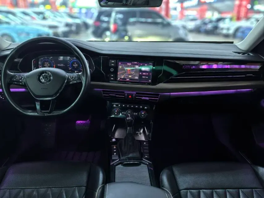 2019 Volkswagen Passat 2.0T 186HP L4 7DCT,autocango,china used car exporter,china ev exporter,chinese used car exporter,chinese used ev exporter