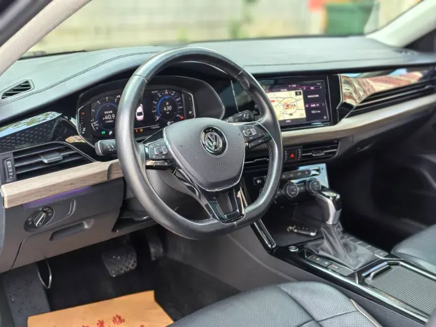 2019 Volkswagen Passat 2.0T 186HP L4 7DCT,autocango,china used car exporter,china ev exporter,chinese used car exporter,chinese used ev exporter