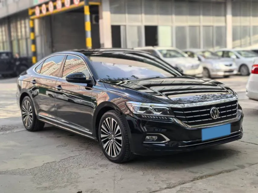 2019 Volkswagen Passat 2.0T 186HP L4 7DCT,autocango,china used car exporter,china ev exporter,chinese used car exporter,chinese used ev exporter