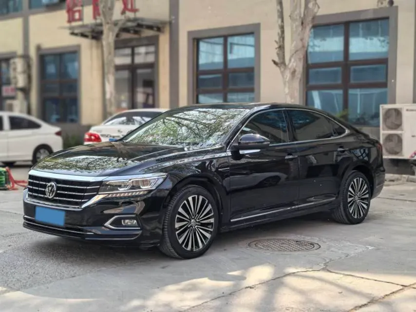 2019 Volkswagen Passat 2.0T 186HP L4 7DCT,autocango,china used car exporter,china ev exporter,chinese used car exporter,chinese used ev exporter