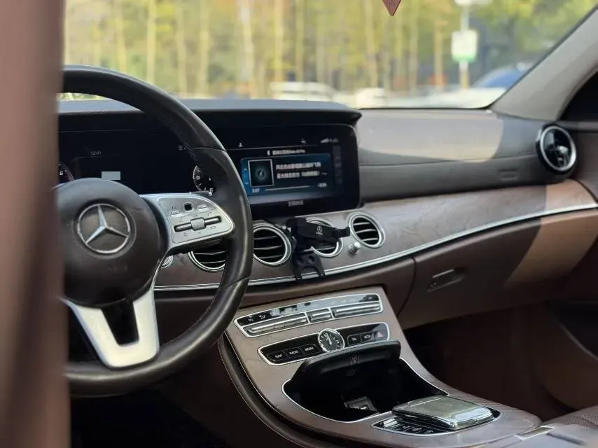 2020 Mercedes-Benz E Class 2.0T 258HP L4 9AT,autocango,china used car exporter,china ev exporter,chinese used car exporter,chinese used ev exporter