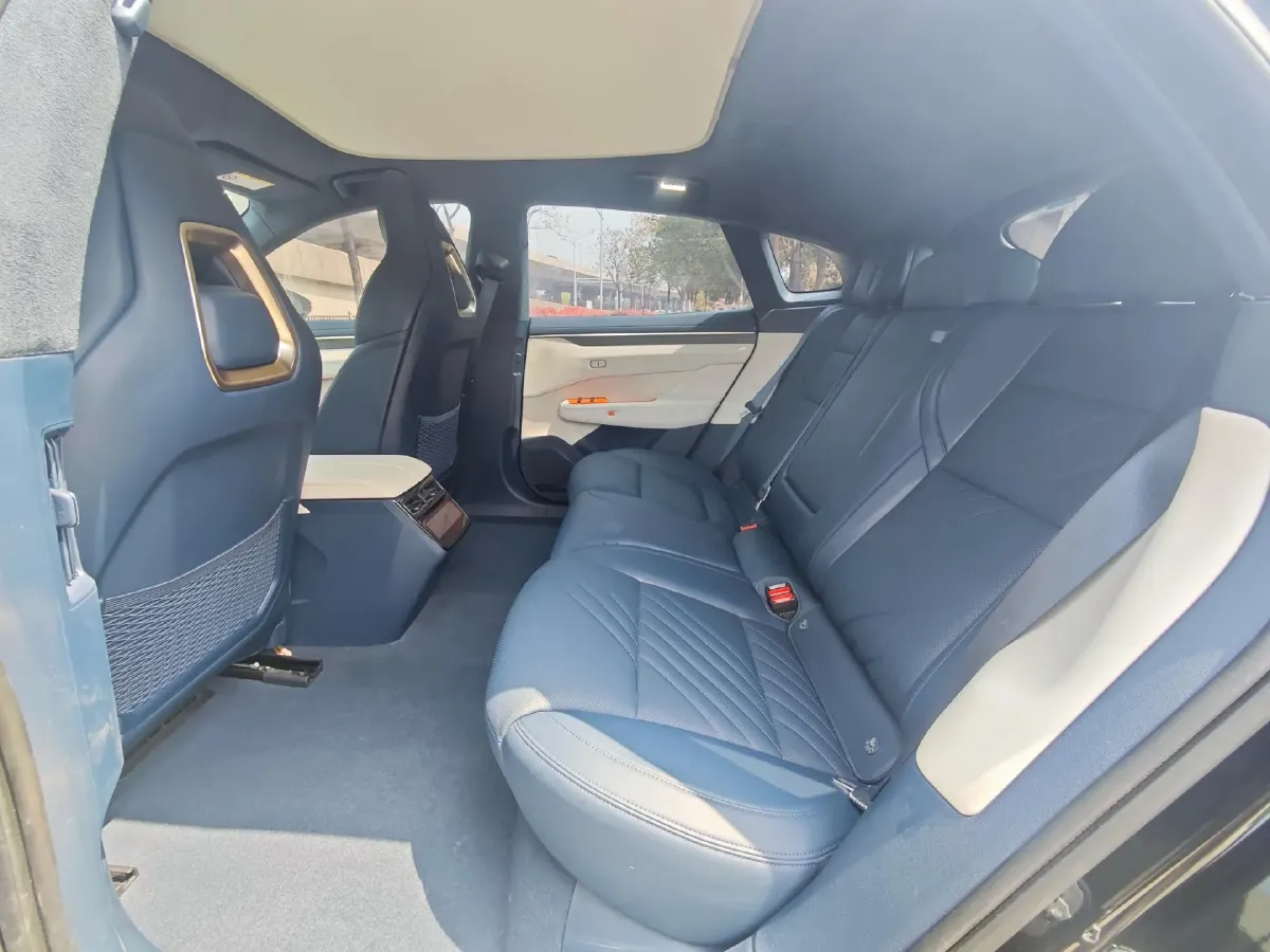 2024 Zeekr 001 BEV 100KWH,autocango,china used car exporter,china ev exporter,chinese used car exporter,chinese used ev exporter