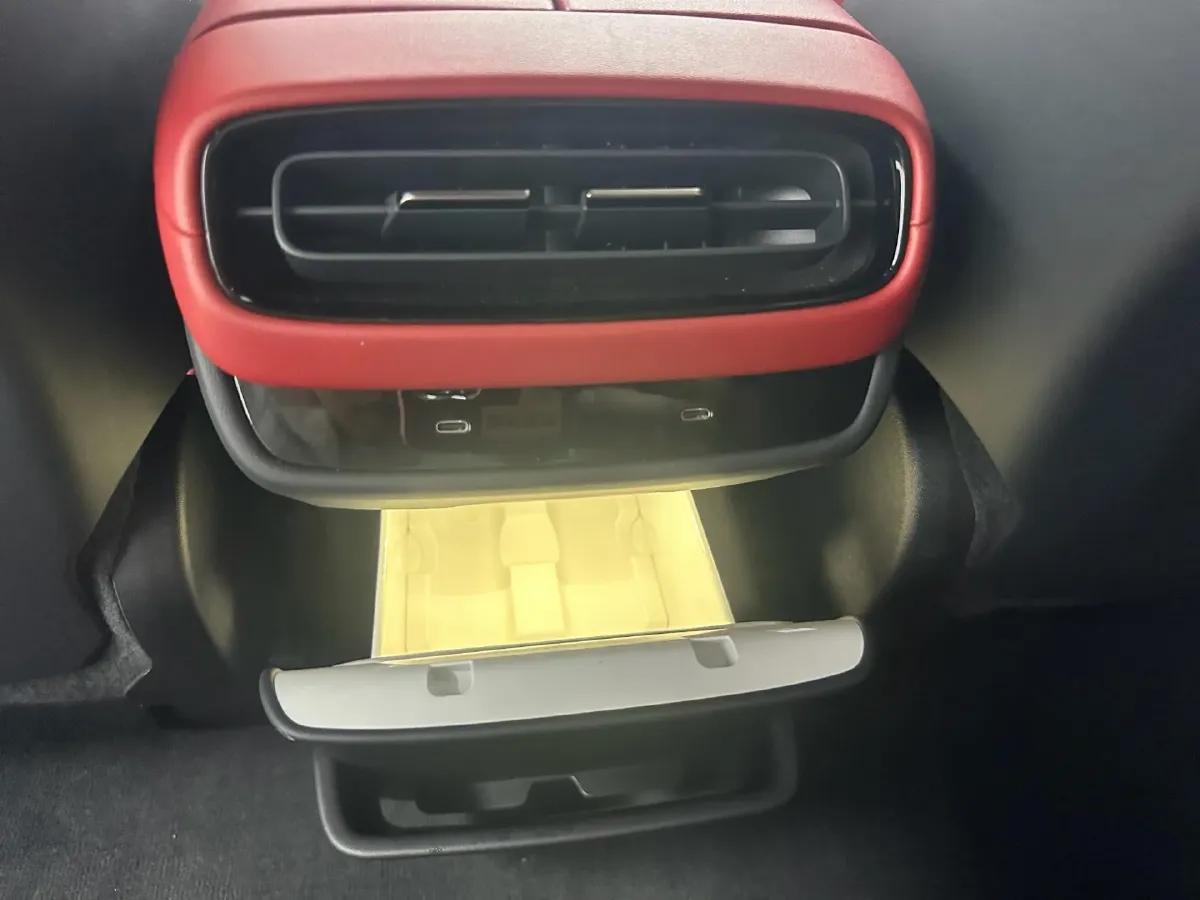 2024 MI SU7 BEV 73.6KWH,autocango,china used car exporter,china ev exporter,chinese used car exporter,chinese used ev exporter