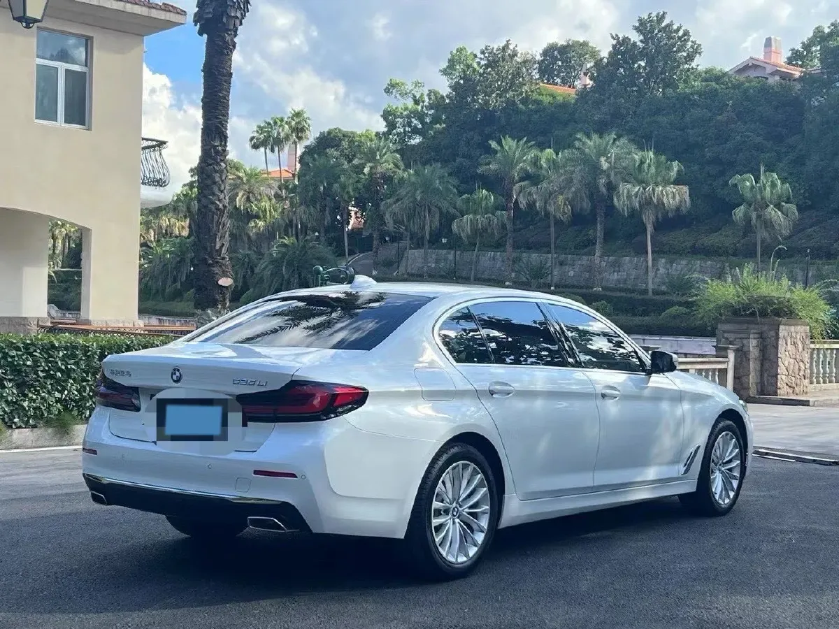 2022 BMW 5 Series 2.0T 184HP L4 8AT,autocango,china used car exporter,china ev exporter,chinese used car exporter,chinese used ev exporter