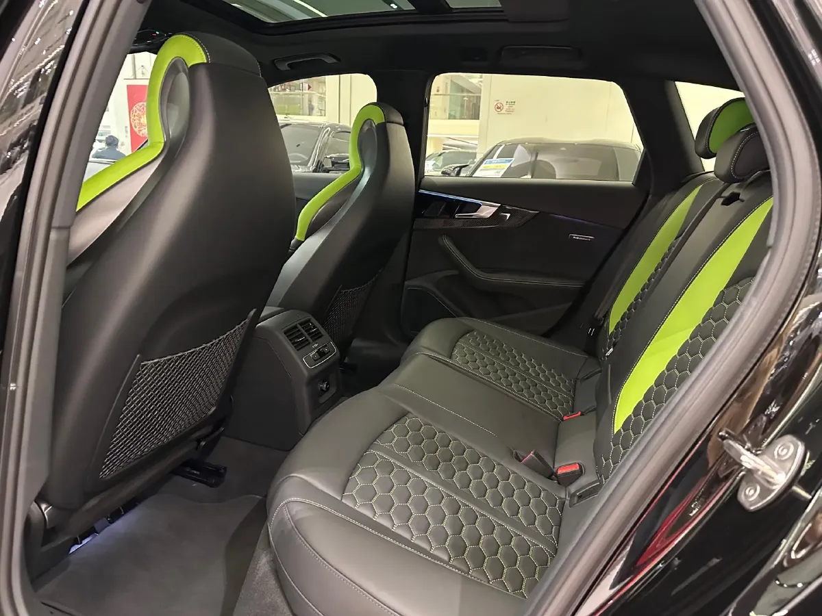 2024 Audi RS 4 2.9T 450HP V6 8AT,autocango,china used car exporter,china ev exporter,chinese used car exporter,chinese used ev exporter