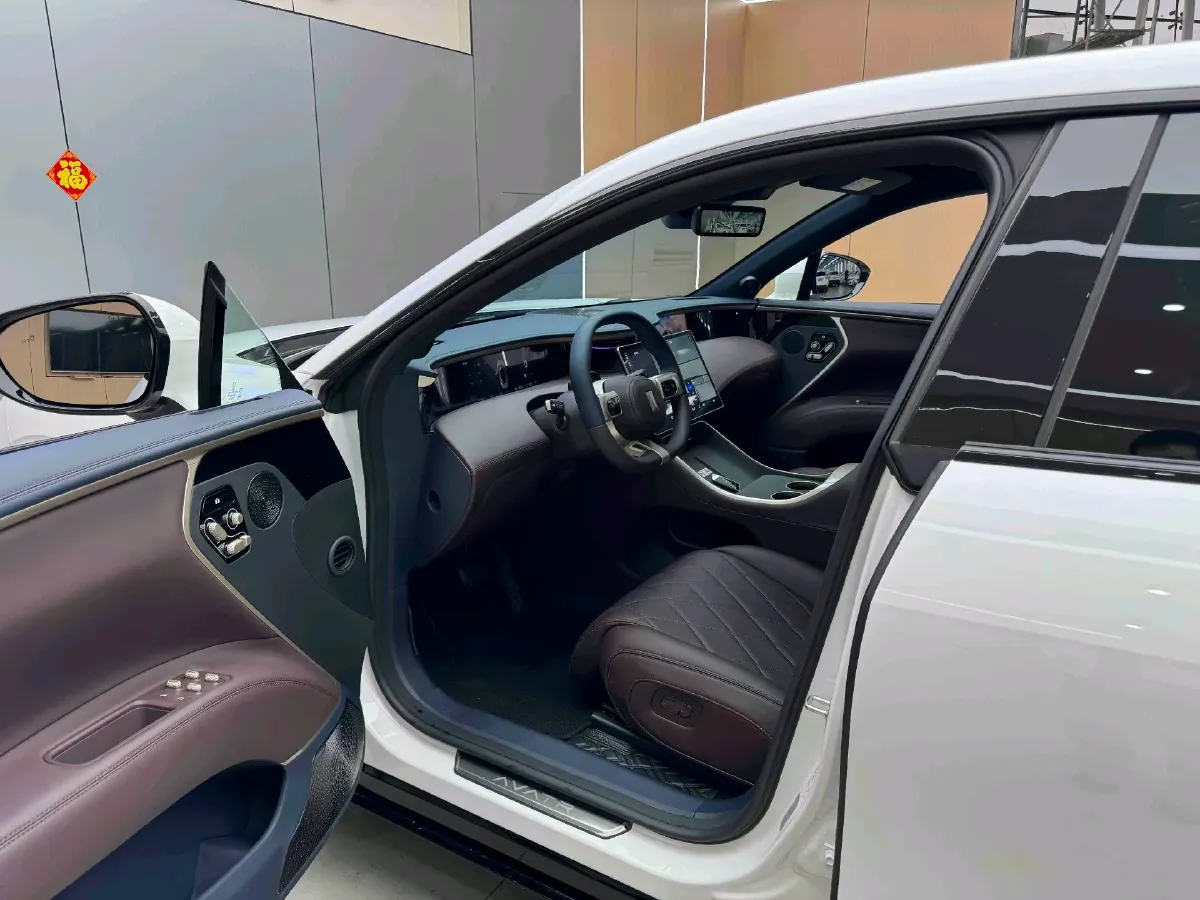 2025 Avatr 11 1.5T 156HP L4 REEV,autocango,china used car exporter,china ev exporter,chinese used car exporter,chinese used ev exporter