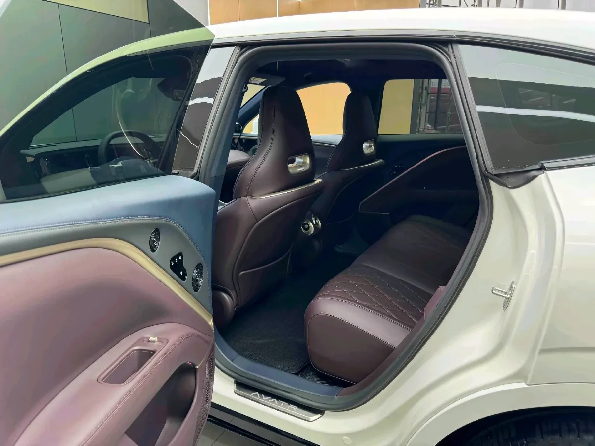 2025 Avatr 11 1.5T 156HP L4 REEV,autocango,china used car exporter,china ev exporter,chinese used car exporter,chinese used ev exporter