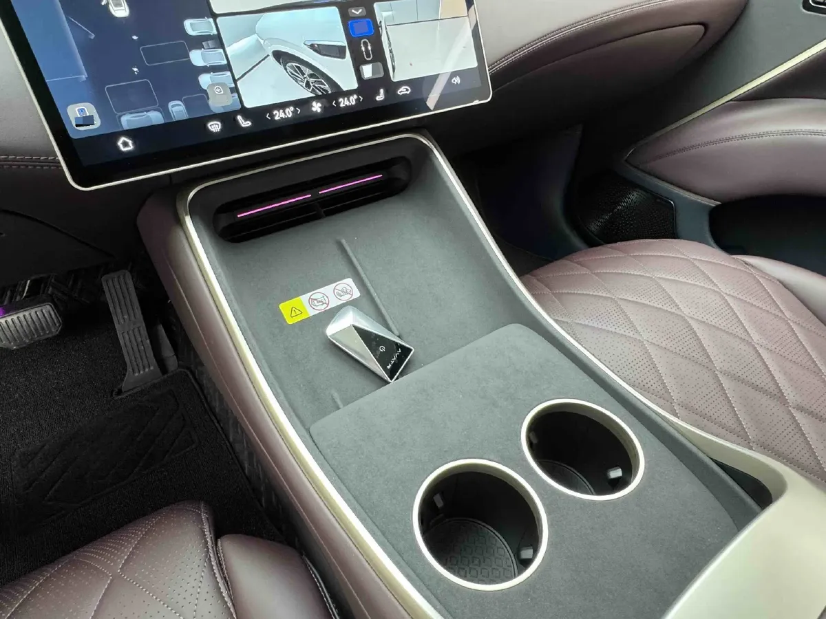 2025 Avatr 11 1.5T 156HP L4 REEV,autocango,china used car exporter,china ev exporter,chinese used car exporter,chinese used ev exporter