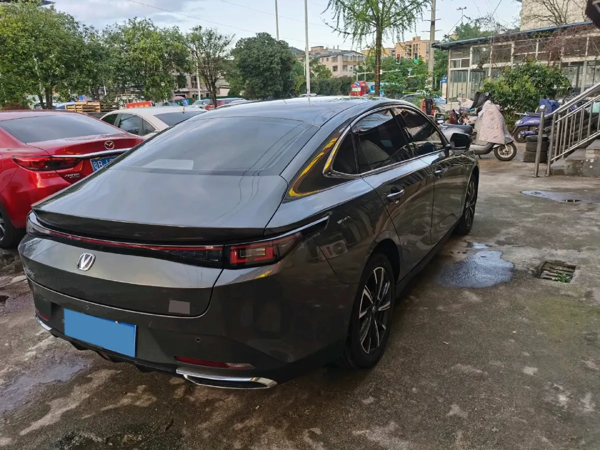 2025 ChangAn Eado 1.5T 192HP L4 7DCT,autocango,china used car exporter,china ev exporter,chinese used car exporter,chinese used ev exporter