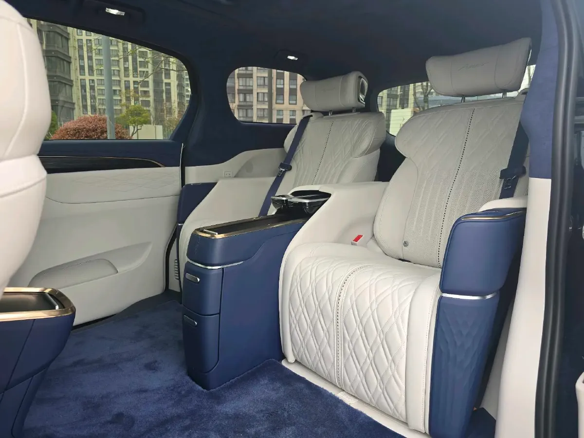 2022 Buick GL8 2.0T 237HP L4 9AT,autocango,china used car exporter,china ev exporter,chinese used car exporter,chinese used ev exporter