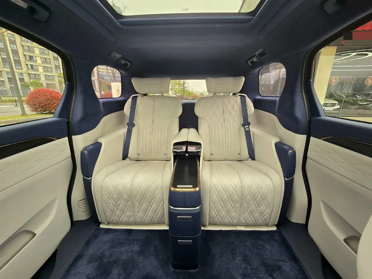 2022 Buick GL8 2.0T 237HP L4 9AT,autocango,china used car exporter,china ev exporter,chinese used car exporter,chinese used ev exporter