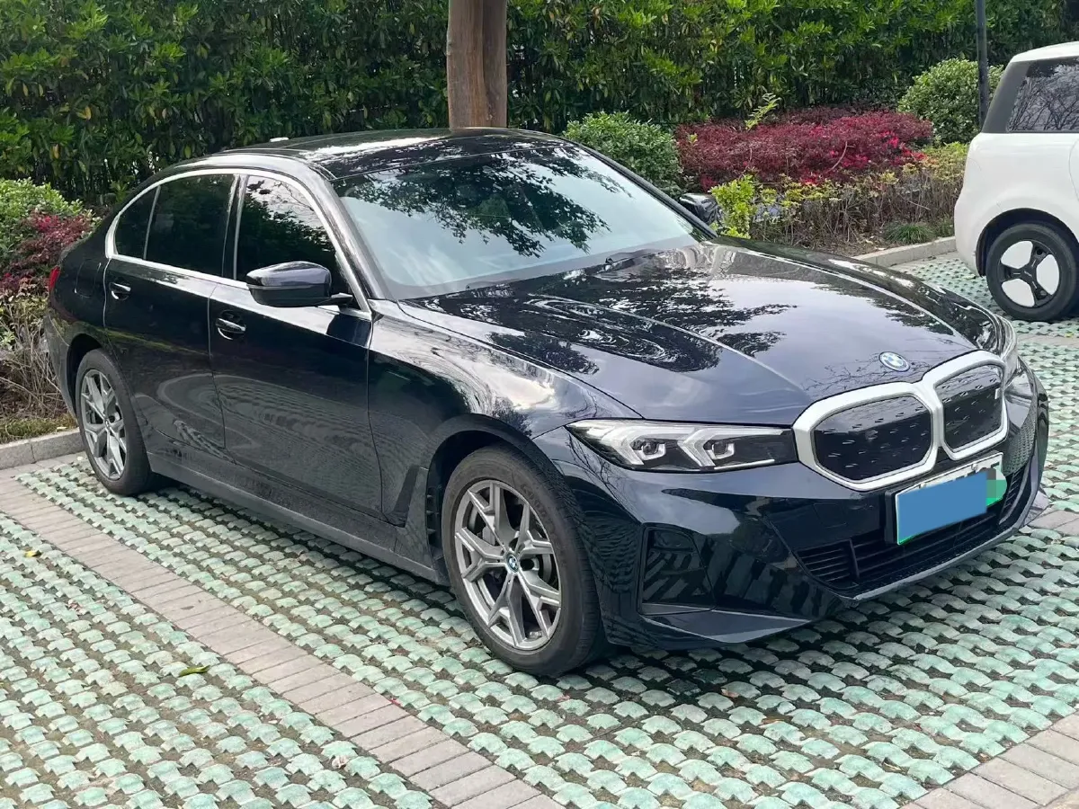 2024 BMW i3 BEV 70KWH,autocango,china used car exporter,china ev exporter,chinese used car exporter,chinese used ev exporter