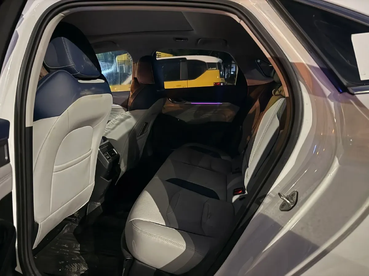 2023 Geely Preface 2.0T 190HP L4 7DCT,autocango,china used car exporter,china ev exporter,chinese used car exporter,chinese used ev exporter