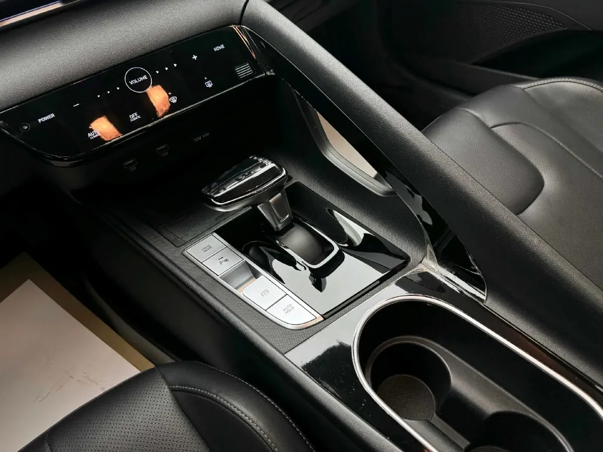 2021 Hyundai Elantra 1.5L 115HP L4 CVT,autocango,china used car exporter,china ev exporter,chinese used car exporter,chinese used ev exporter