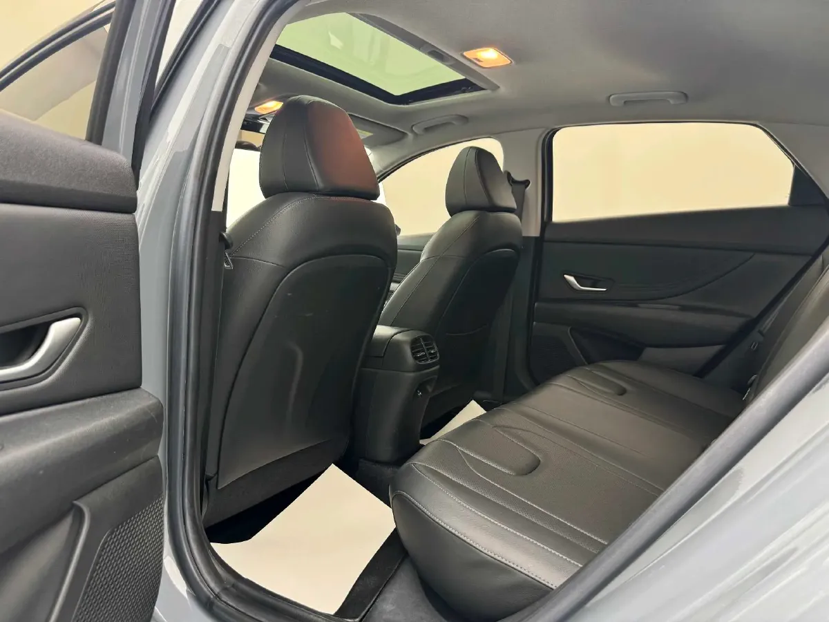 2021 Hyundai Elantra 1.5L 115HP L4 CVT,autocango,china used car exporter,china ev exporter,chinese used car exporter,chinese used ev exporter