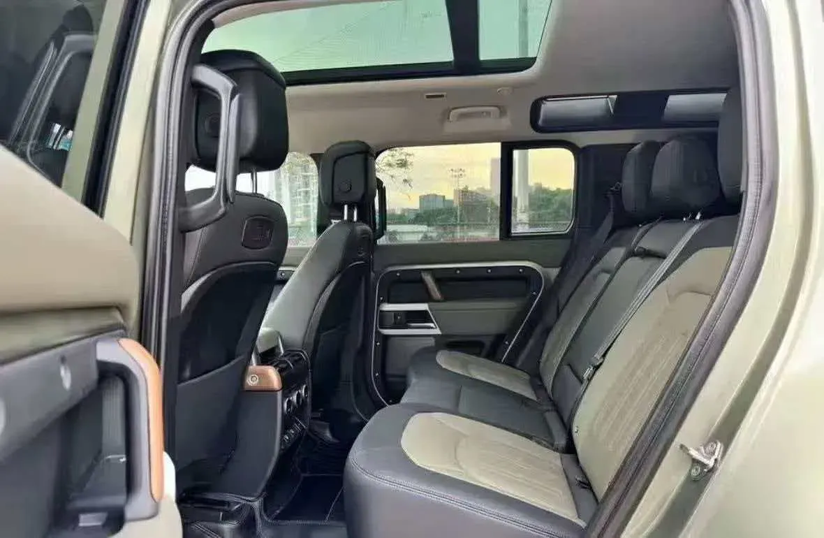 2022 Land Rover Defender 3.0T 400HP L6 8AT,autocango,china used car exporter,china ev exporter,chinese used car exporter,chinese used ev exporter