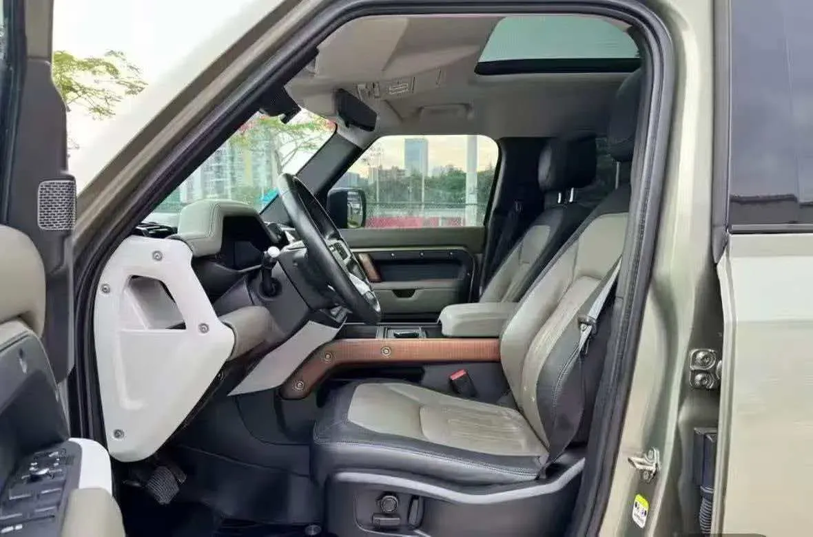 2022 Land Rover Defender 3.0T 400HP L6 8AT,autocango,china used car exporter,china ev exporter,chinese used car exporter,chinese used ev exporter