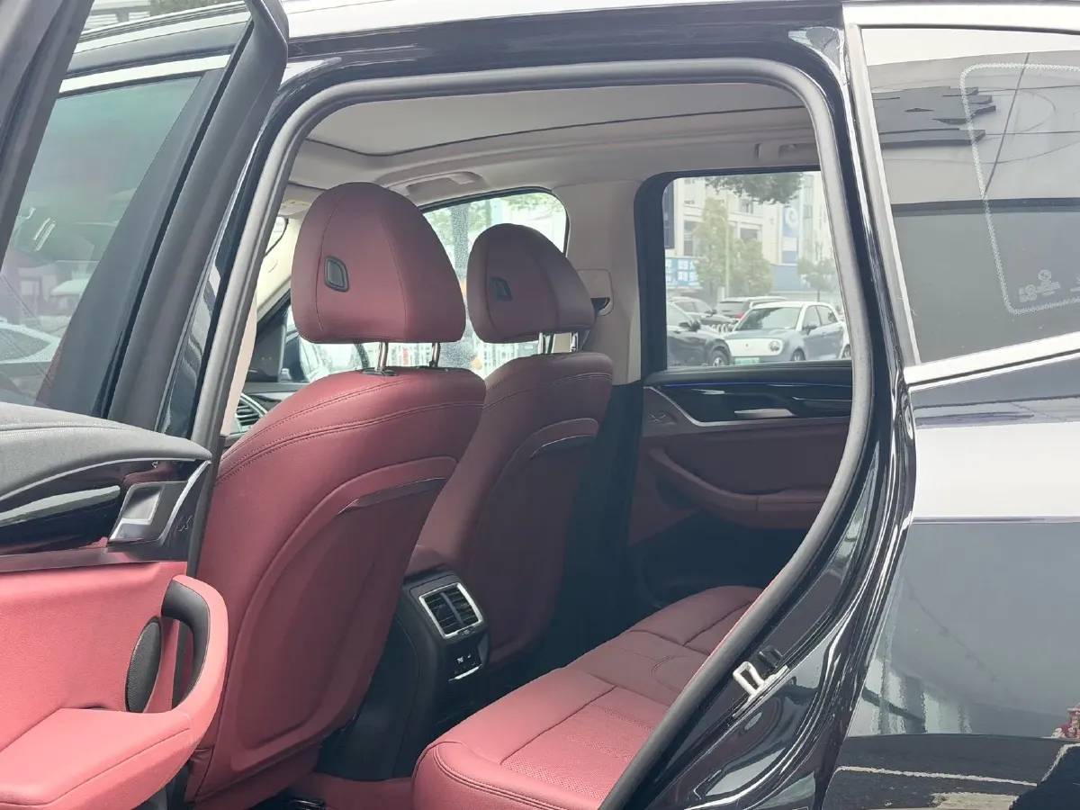 2023 BMW X3 2.0T 184HP L4 8AT,autocango,china used car exporter,china ev exporter,chinese used car exporter,chinese used ev exporter