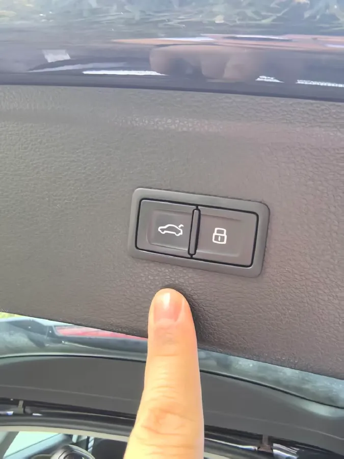 2021 Audi Q5L 2.0T 252HP L4 7DCT,autocango,china used car exporter,china ev exporter,chinese used car exporter,chinese used ev exporter