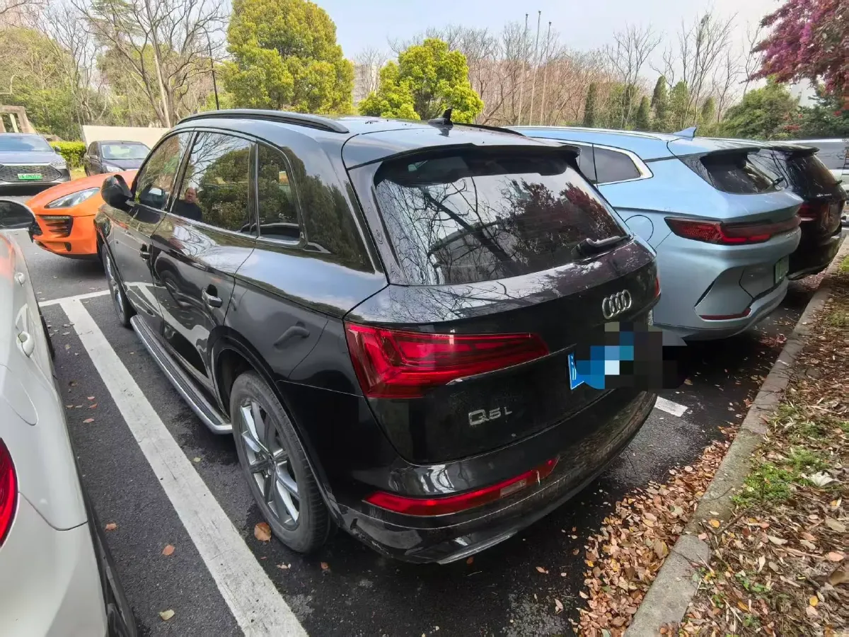 2021 Audi Q5L 2.0T 252HP L4 7DCT,autocango,china used car exporter,china ev exporter,chinese used car exporter,chinese used ev exporter