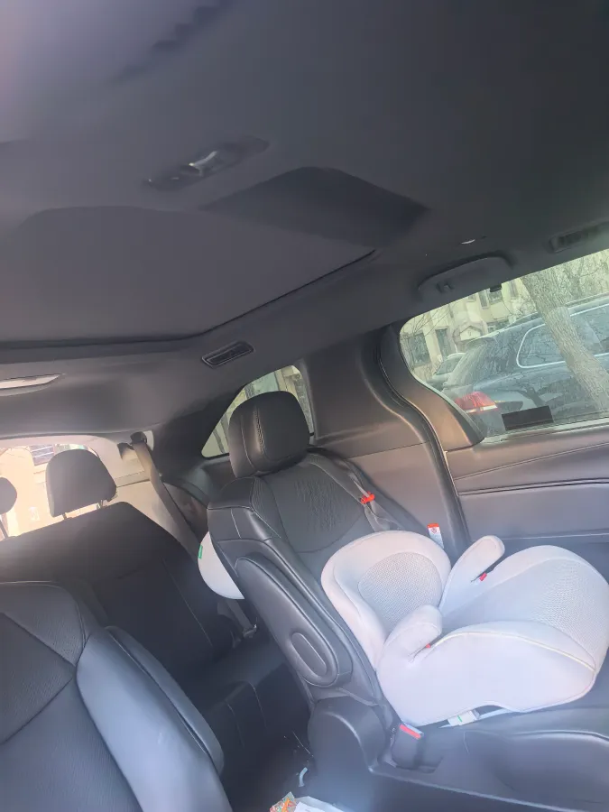 2024 Toyota Granvia 2.5L 189HP L4 E-CVT Hybrid,autocango,china used car exporter,china ev exporter,chinese used car exporter,chinese used ev exporter