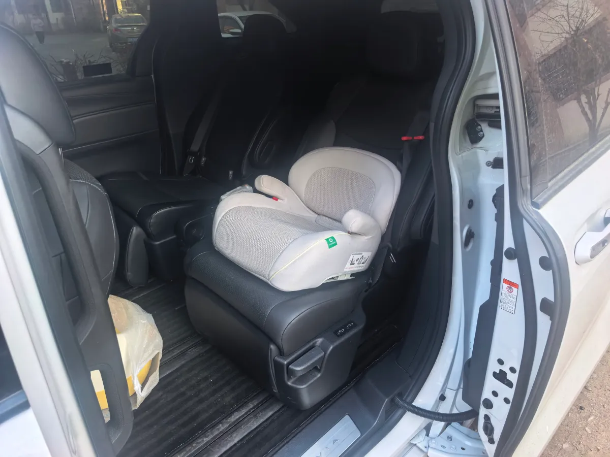 2024 Toyota Granvia 2.5L 189HP L4 E-CVT Hybrid,autocango,china used car exporter,china ev exporter,chinese used car exporter,chinese used ev exporter