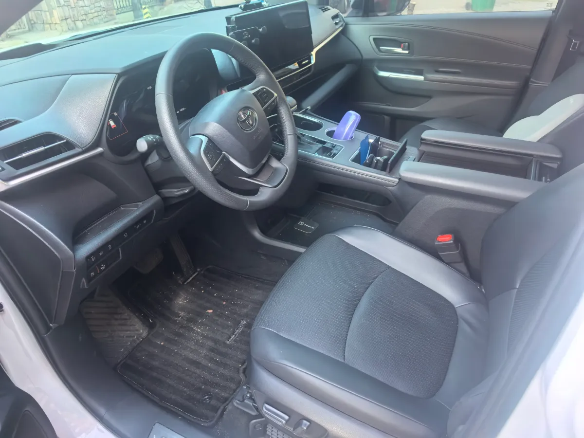 2024 Toyota Granvia 2.5L 189HP L4 E-CVT Hybrid,autocango,china used car exporter,china ev exporter,chinese used car exporter,chinese used ev exporter